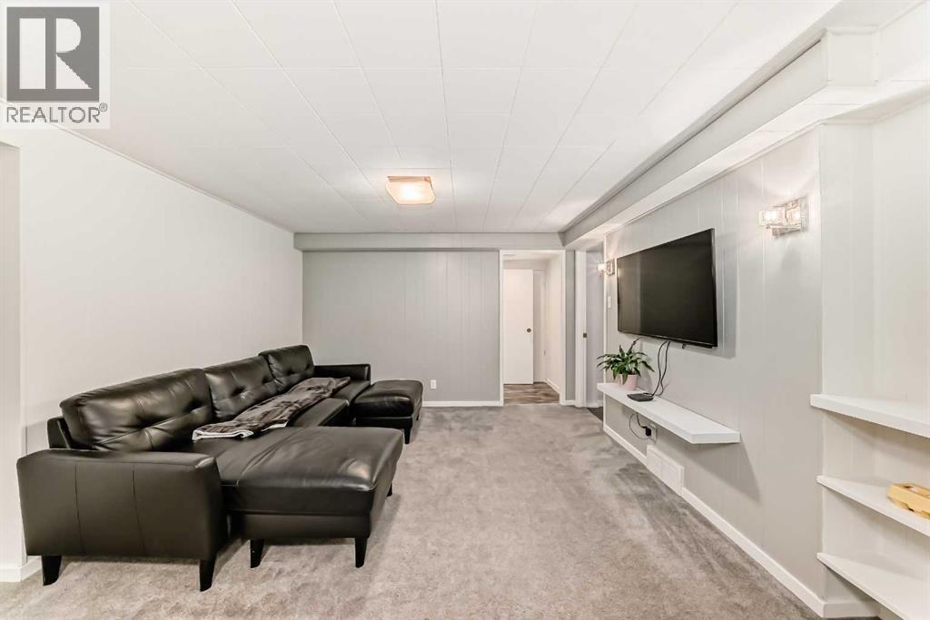 8043 Elbow Drive Sw, Calgary, Alberta  T2V 1K5 - Photo 30 - A2291798