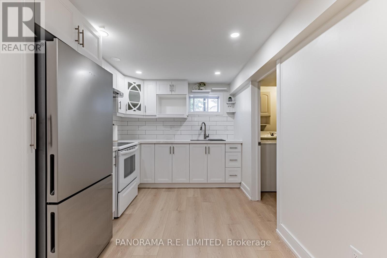 53 Vanguard Drive, Toronto, Ontario  M9B 5E8 - Photo 22 - W12943698