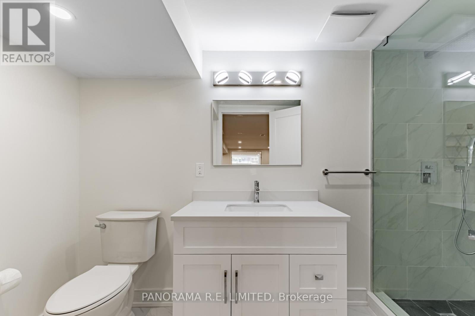 53 Vanguard Drive, Toronto, Ontario  M9B 5E8 - Photo 27 - W12943698