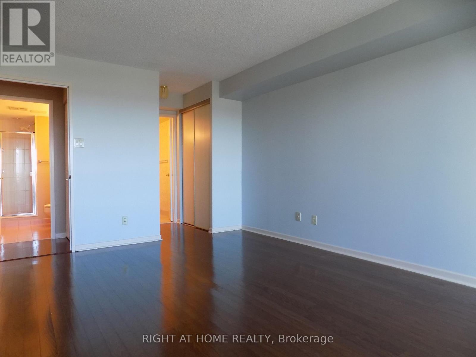 1904 - 1510 Riverside Drive, Ottawa, Ontario  K1G 4X5 - Photo 13 - X13002376