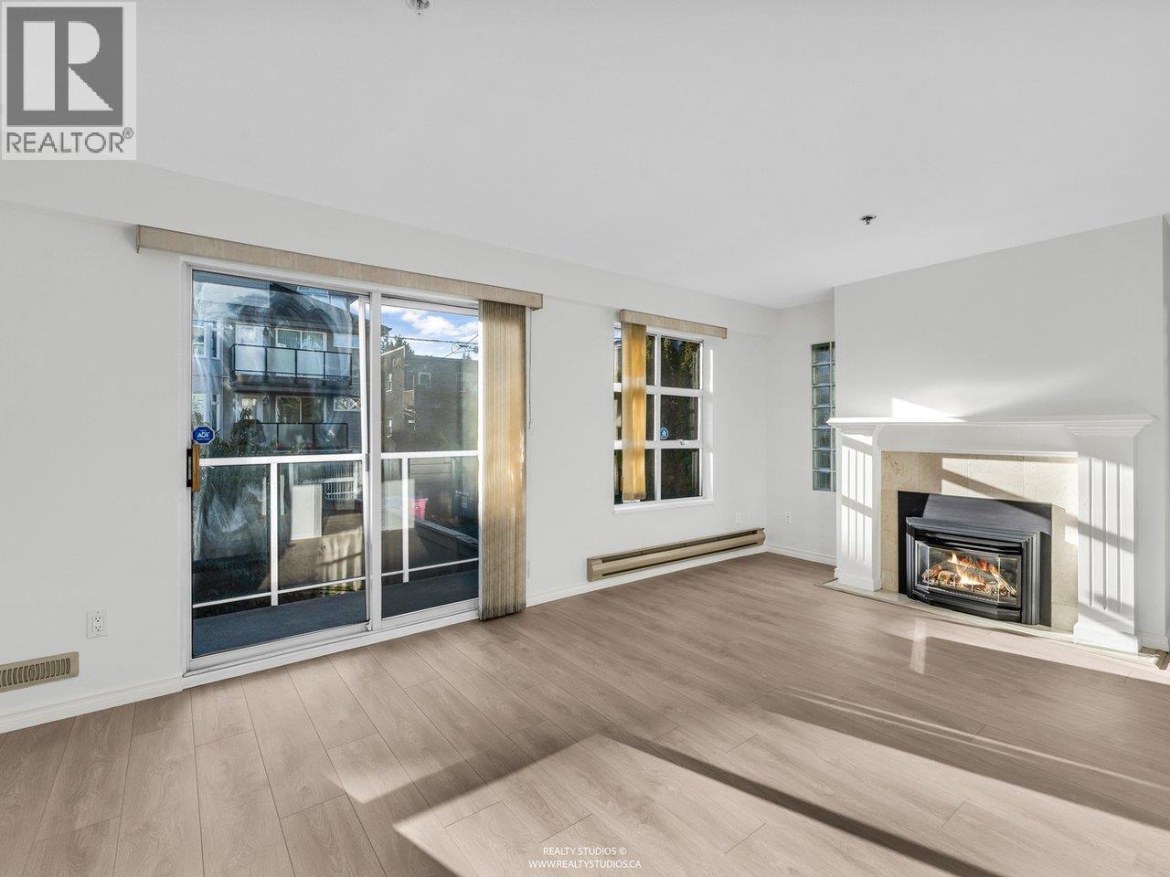 202 966 W 14th Avenue, Vancouver, British Columbia  V5Z 1R4 - Photo 4 - R3112091