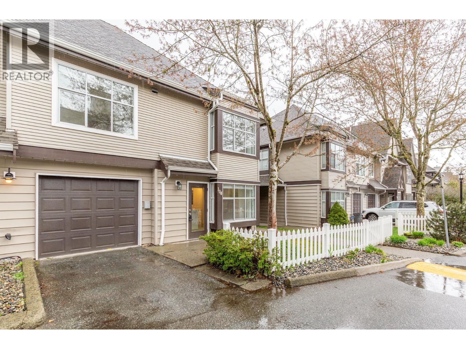 104 12099 237 Street, Maple Ridge, British Columbia  V4R 2C3 - Photo 1 - R3112107