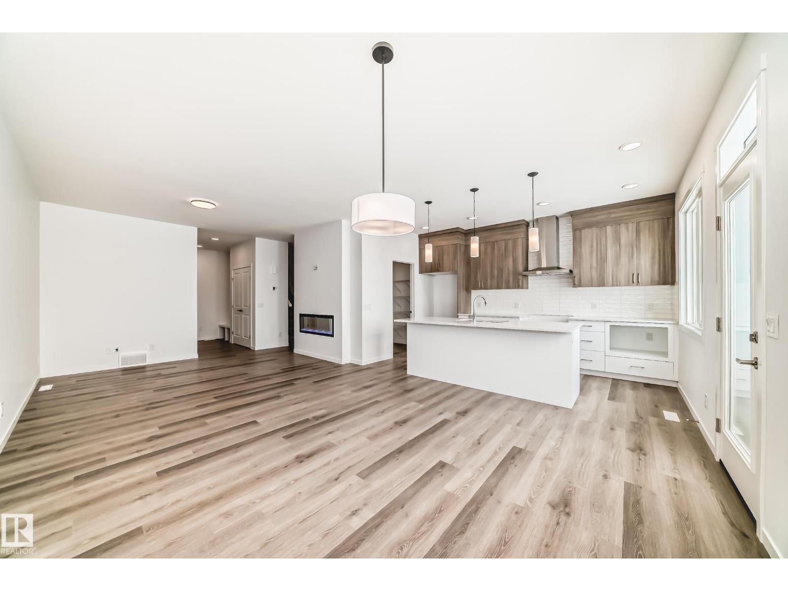 2420 Egret Lo Nw, Edmonton, Alberta  T6M 3G9 - Photo 11 - E4479160