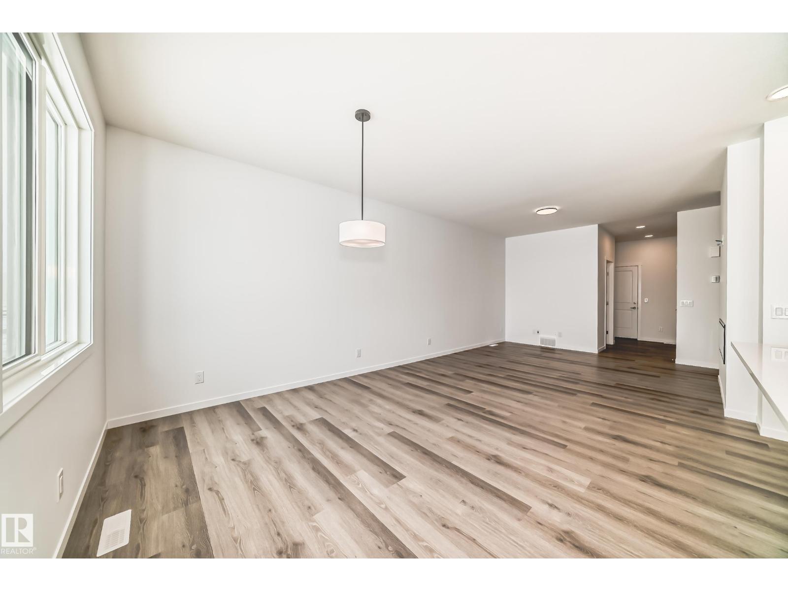 2420 Egret Lo Nw, Edmonton, Alberta  T6M 3G9 - Photo 10 - E4479160