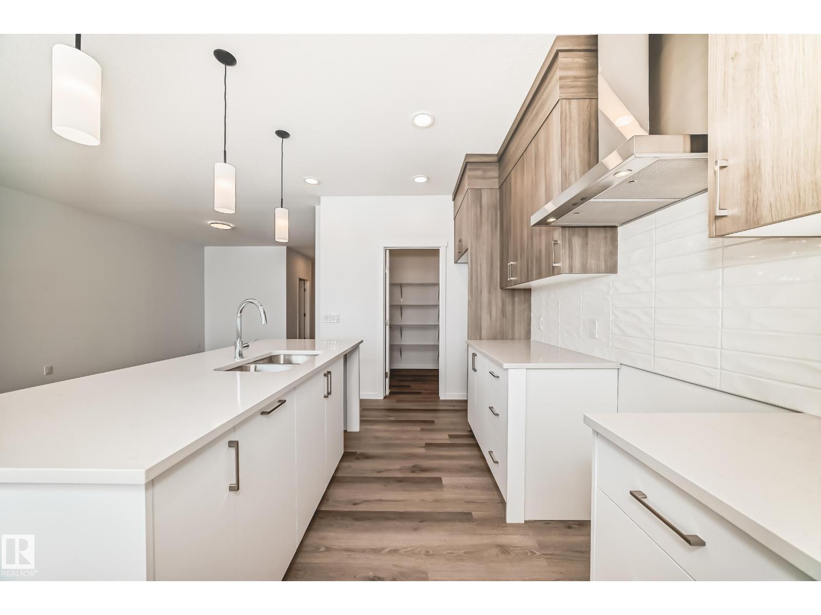 2420 Egret Lo Nw, Edmonton, Alberta  T6M 3G9 - Photo 9 - E4479160