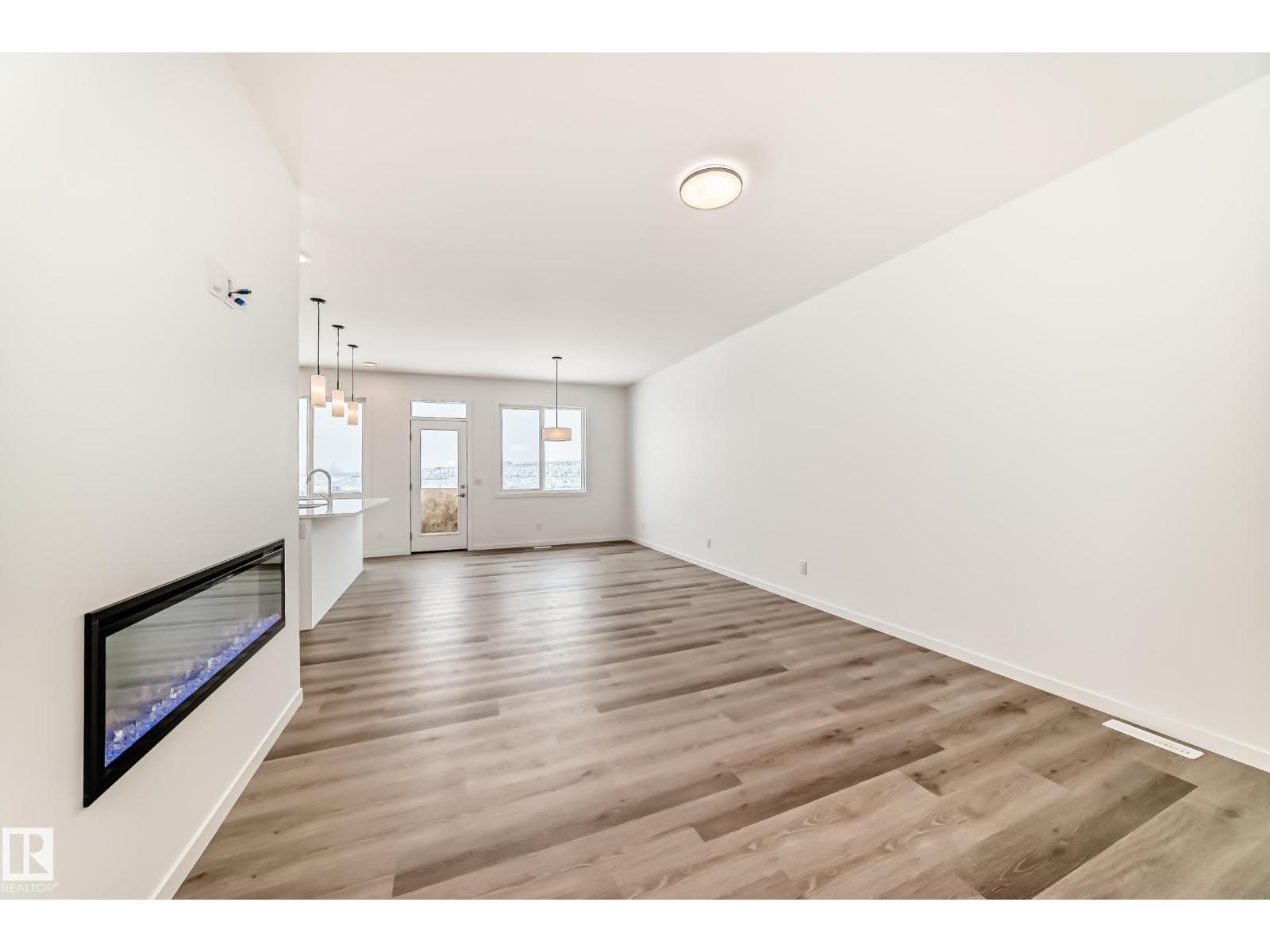 2420 Egret Lo Nw, Edmonton, Alberta  T6M 3G9 - Photo 4 - E4479160