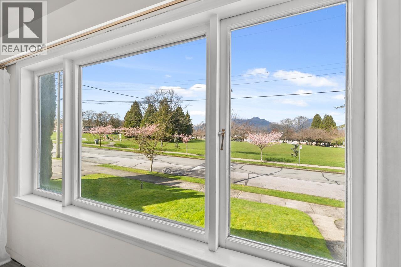 2880 OXFORD STREET, vancouver, British Columbia