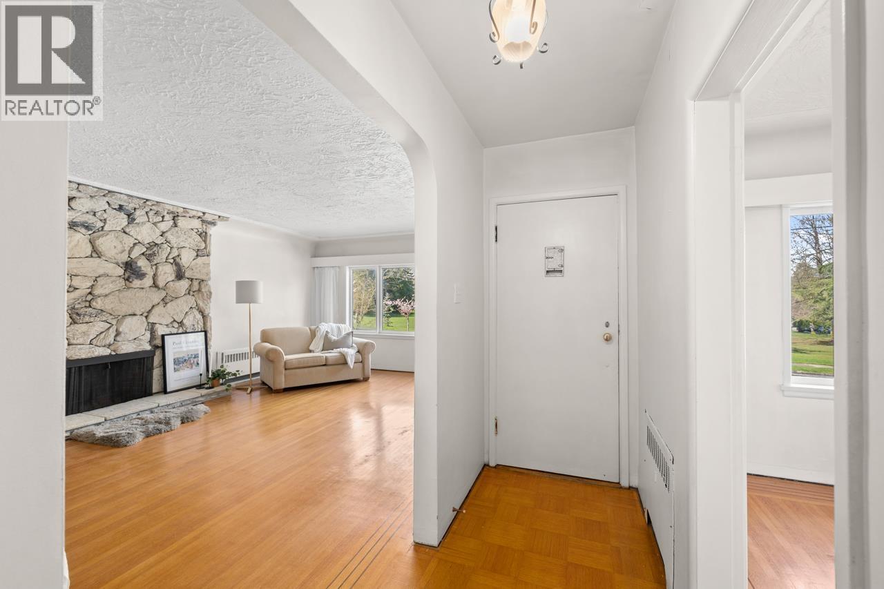 2880 Oxford Street, Vancouver, British Columbia  V5K 1N6 - Photo 5 - R3112122