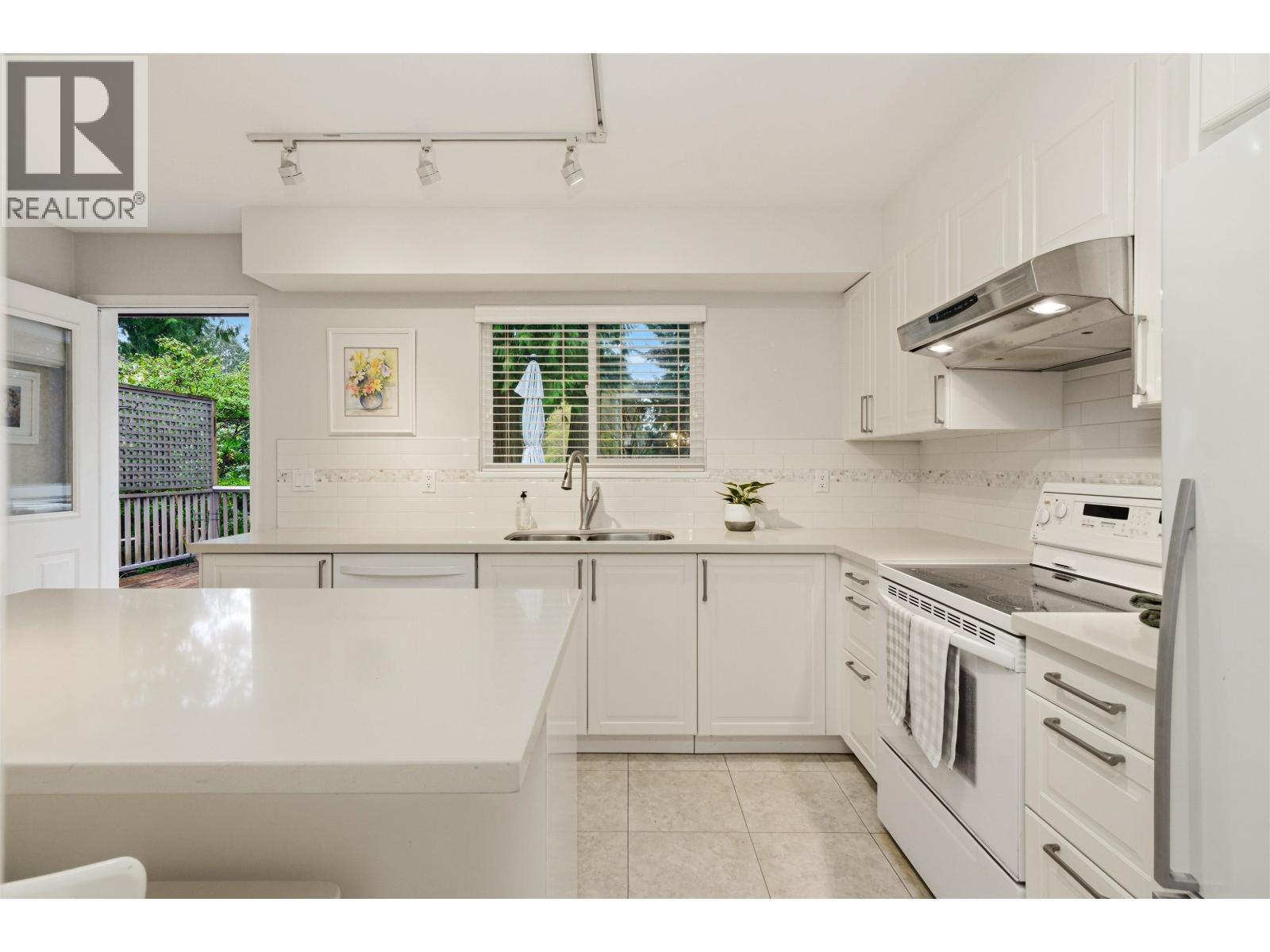 2829 Sechelt Drive, North Vancouver, British Columbia  V7H 1P5 - Photo 13 - R3112134