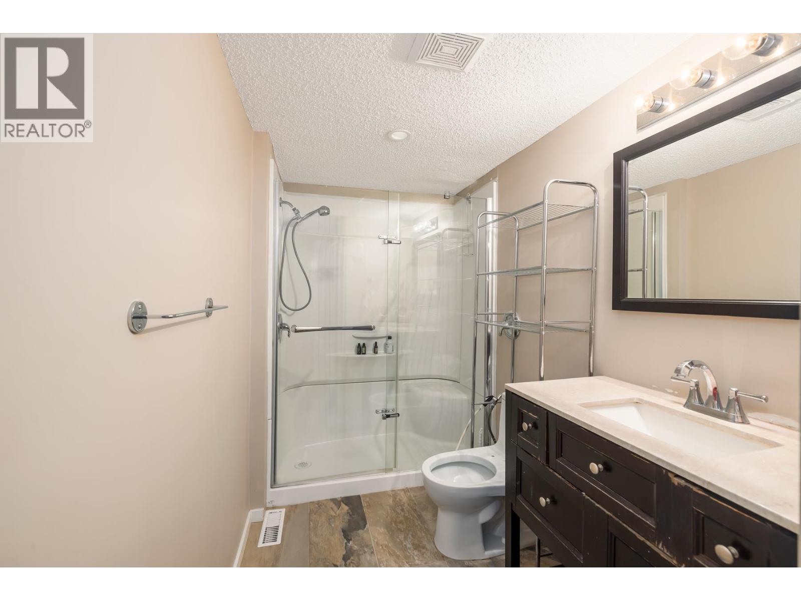 1135 Heritage Boulevard, North Vancouver, British Columbia V7J 3G8 - Photo 9 - R3111747