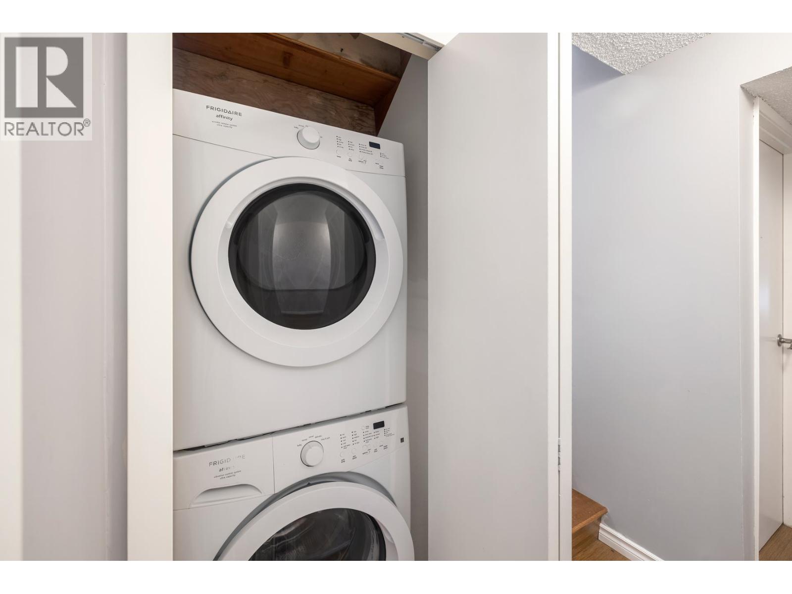 1135 Heritage Boulevard, North Vancouver, British Columbia V7J 3G8 - Photo 24 - R3111747