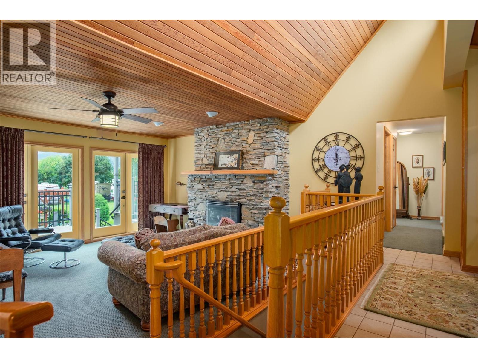 25 Wilson Road, Christina Lake, British Columbia  V0H 1E0 - Photo 6 - 10372571