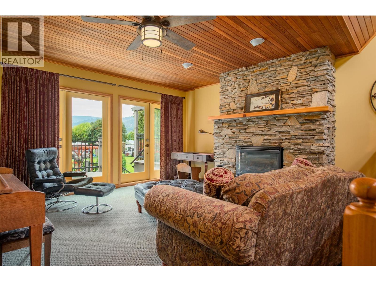 25 Wilson Road, Christina Lake, British Columbia  V0H 1E0 - Photo 7 - 10372571