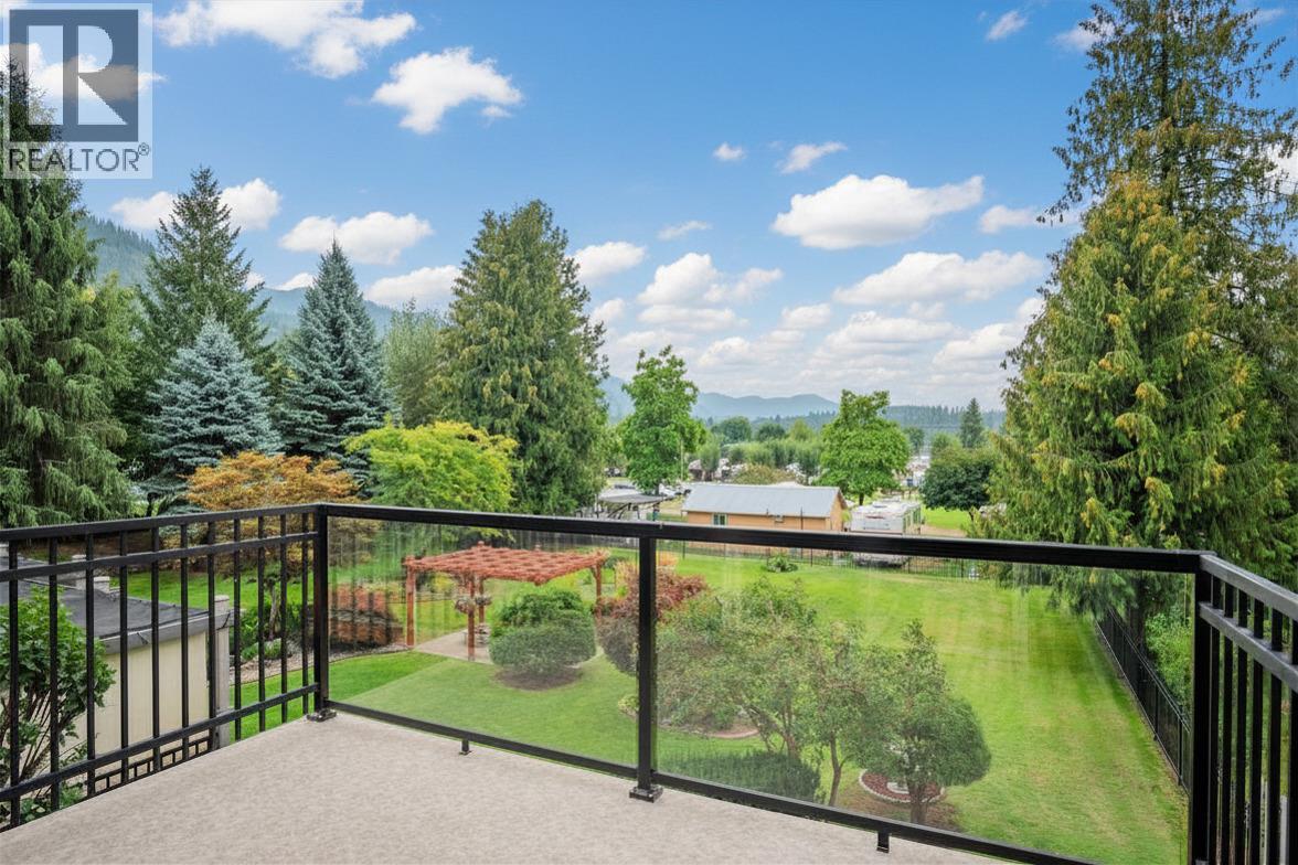 25 Wilson Road, Christina Lake, British Columbia  V0H 1E0 - Photo 46 - 10372571