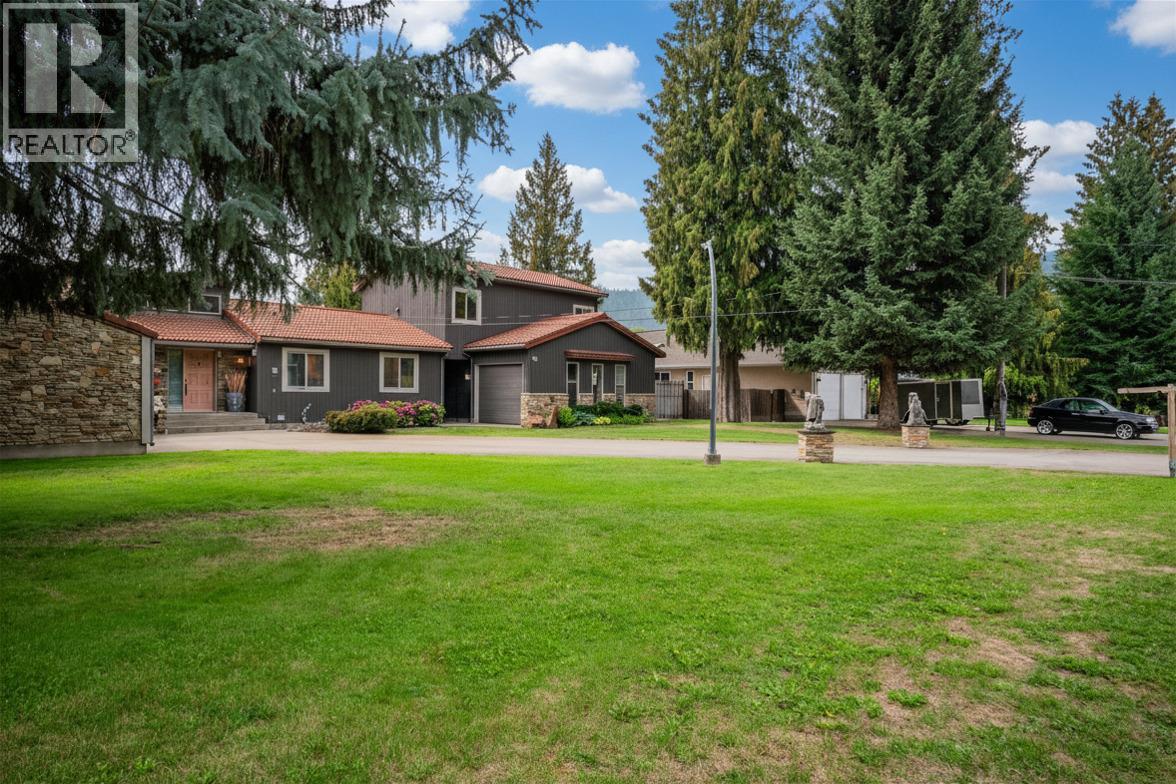 25 Wilson Road, Christina Lake, British Columbia  V0H 1E0 - Photo 50 - 10372571