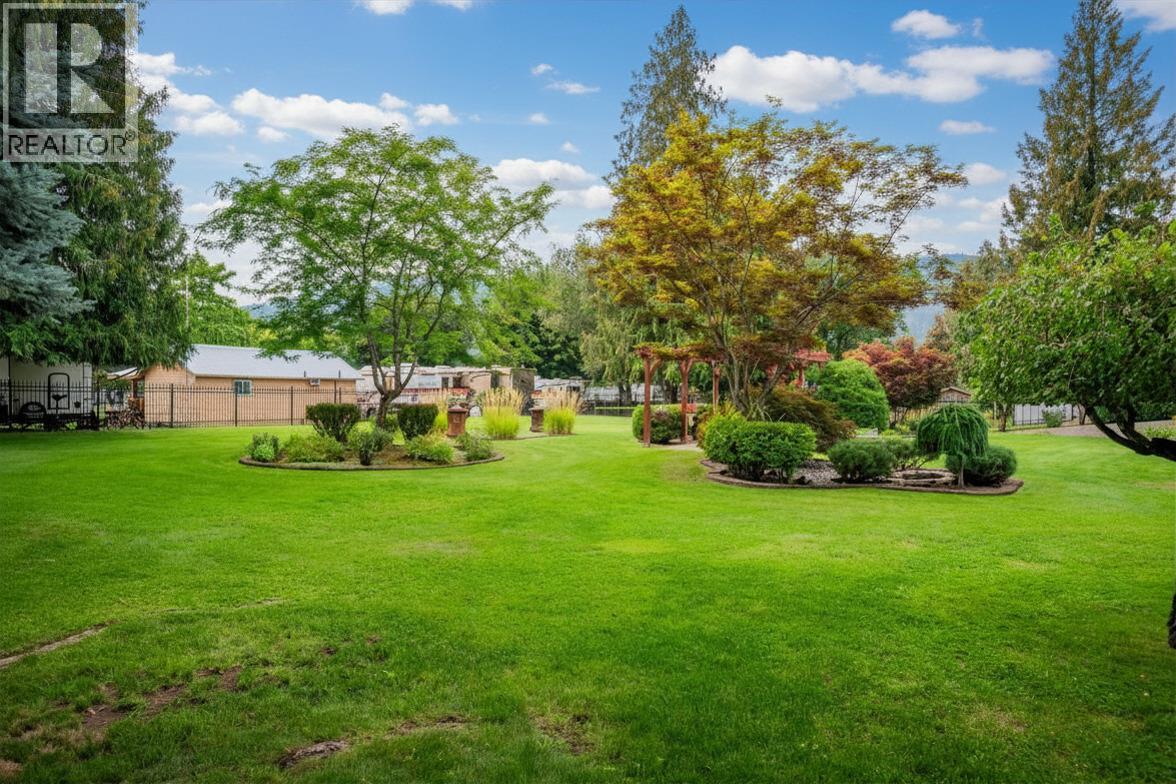 25 Wilson Road, Christina Lake, British Columbia  V0H 1E0 - Photo 80 - 10372571