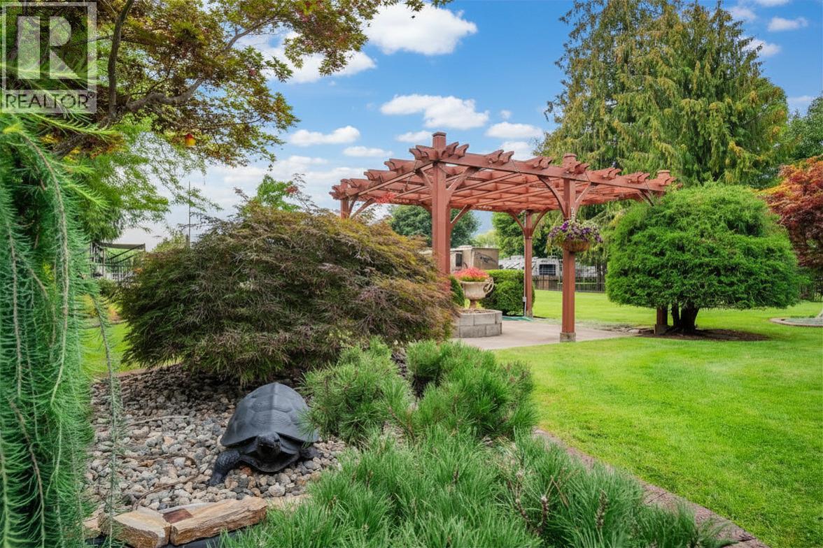 25 Wilson Road, Christina Lake, British Columbia  V0H 1E0 - Photo 71 - 10372571