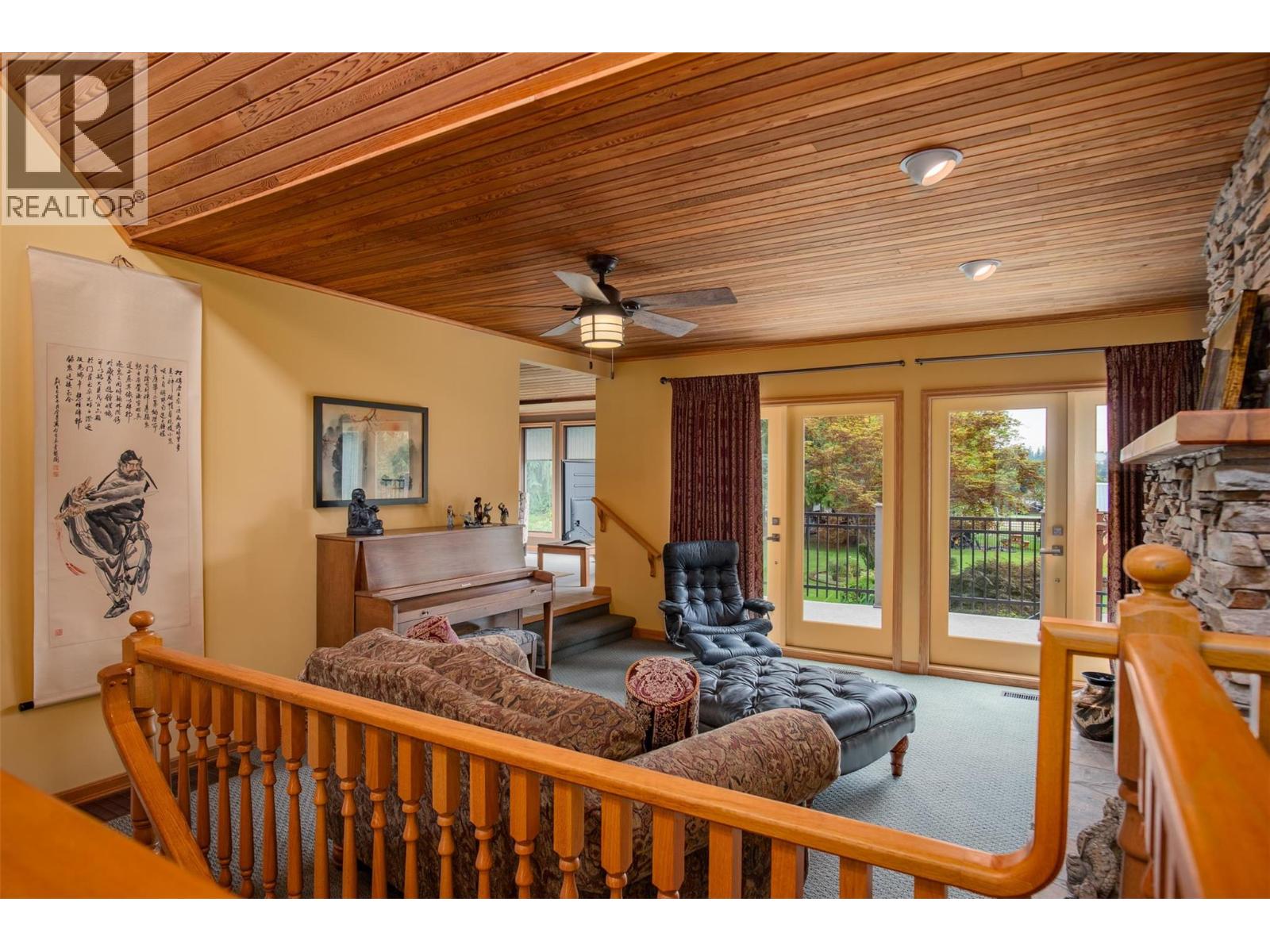 25 Wilson Road, Christina Lake, British Columbia  V0H 1E0 - Photo 3 - 10372571