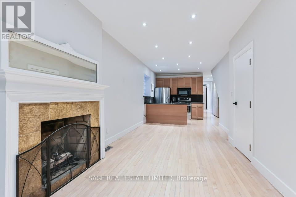 Main Floor - 650 Markham Street, Toronto, Ontario  M6G 2L9 - Photo 11 - C13004408