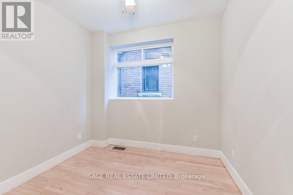 Main Floor - 650 Markham Street, Toronto, Ontario  M6G 2L9 - Photo 13 - C13004408