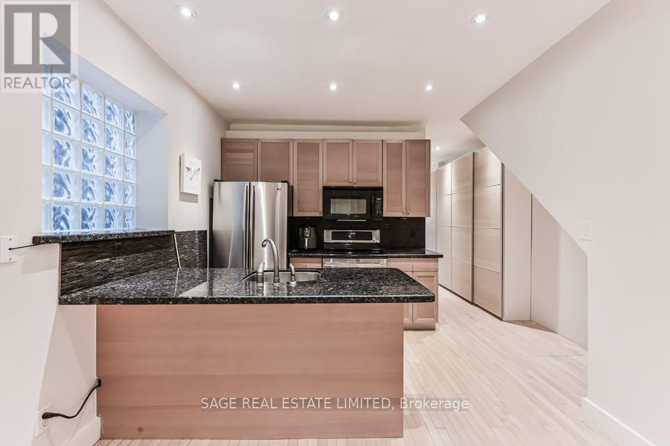 Main Floor - 650 Markham Street, Toronto, Ontario  M6G 2L9 - Photo 7 - C13004408