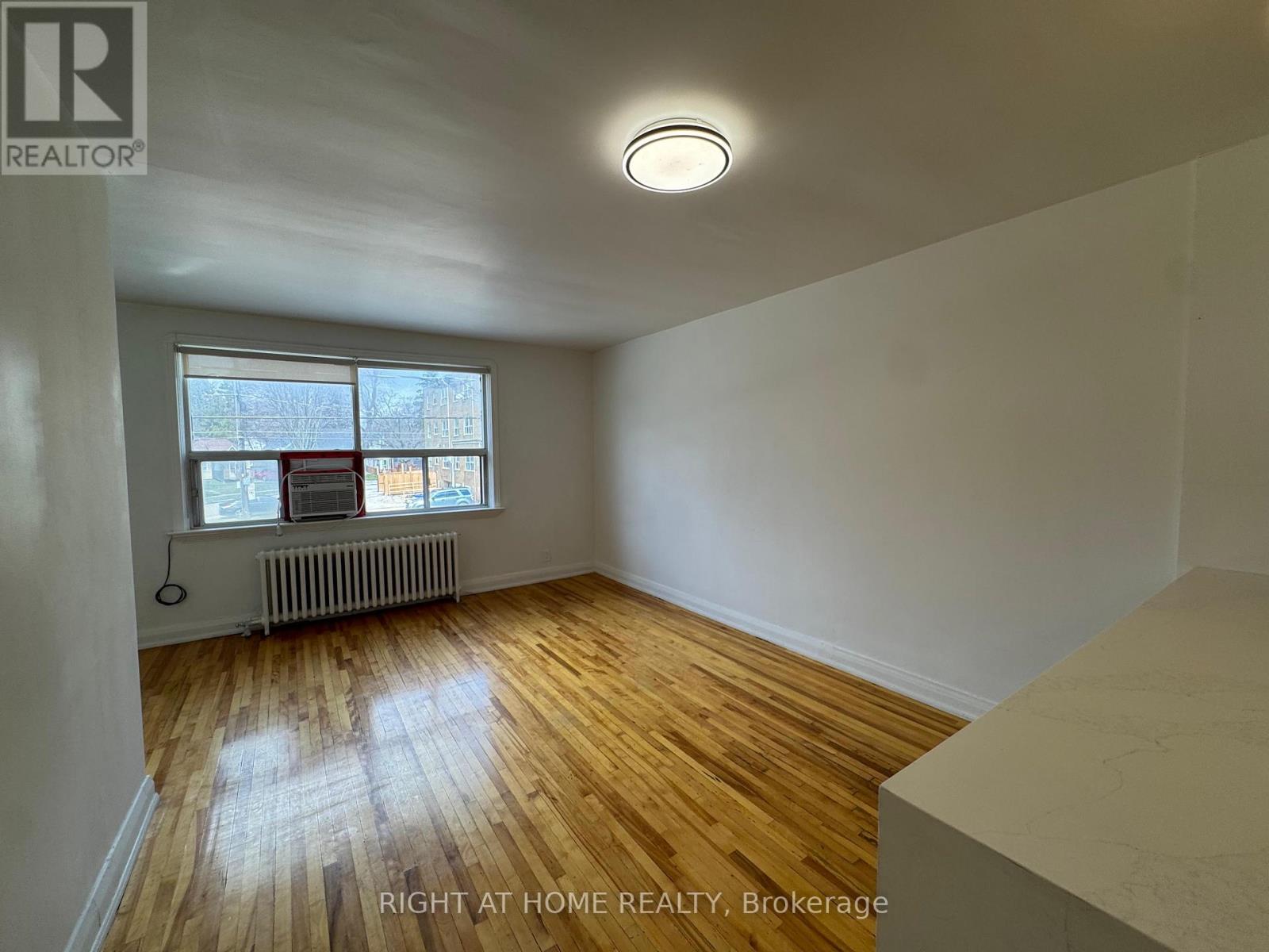 Second Floor - 2879 St Clair Avenue E, Toronto, Ontario  M4B 1N4 - Photo 16 - E13004400