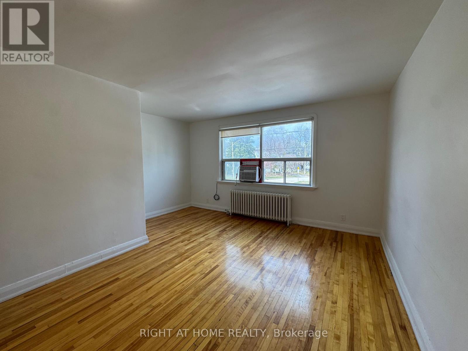 Second Floor - 2879 St Clair Avenue E, Toronto, Ontario  M4B 1N4 - Photo 17 - E13004400