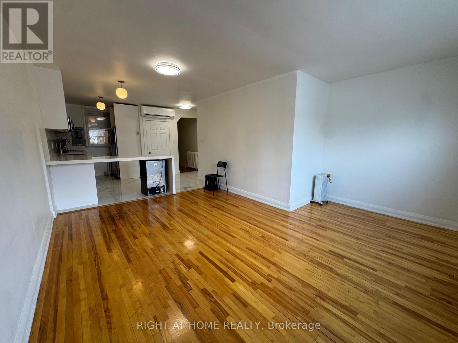 Second Floor - 2879 St Clair Avenue E, Toronto, Ontario  M4B 1N4 - Photo 18 - E13004400