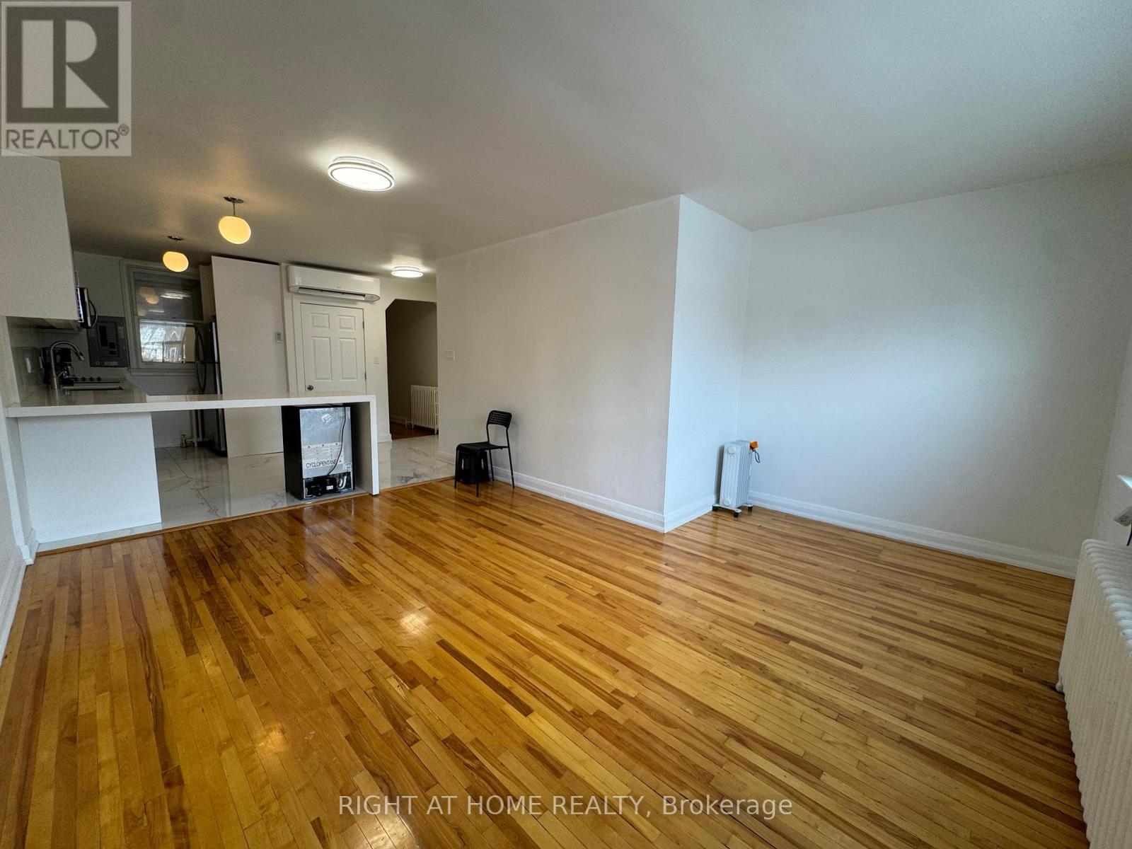Second Floor - 2879 St Clair Avenue E, Toronto, Ontario  M4B 1N4 - Photo 19 - E13004400