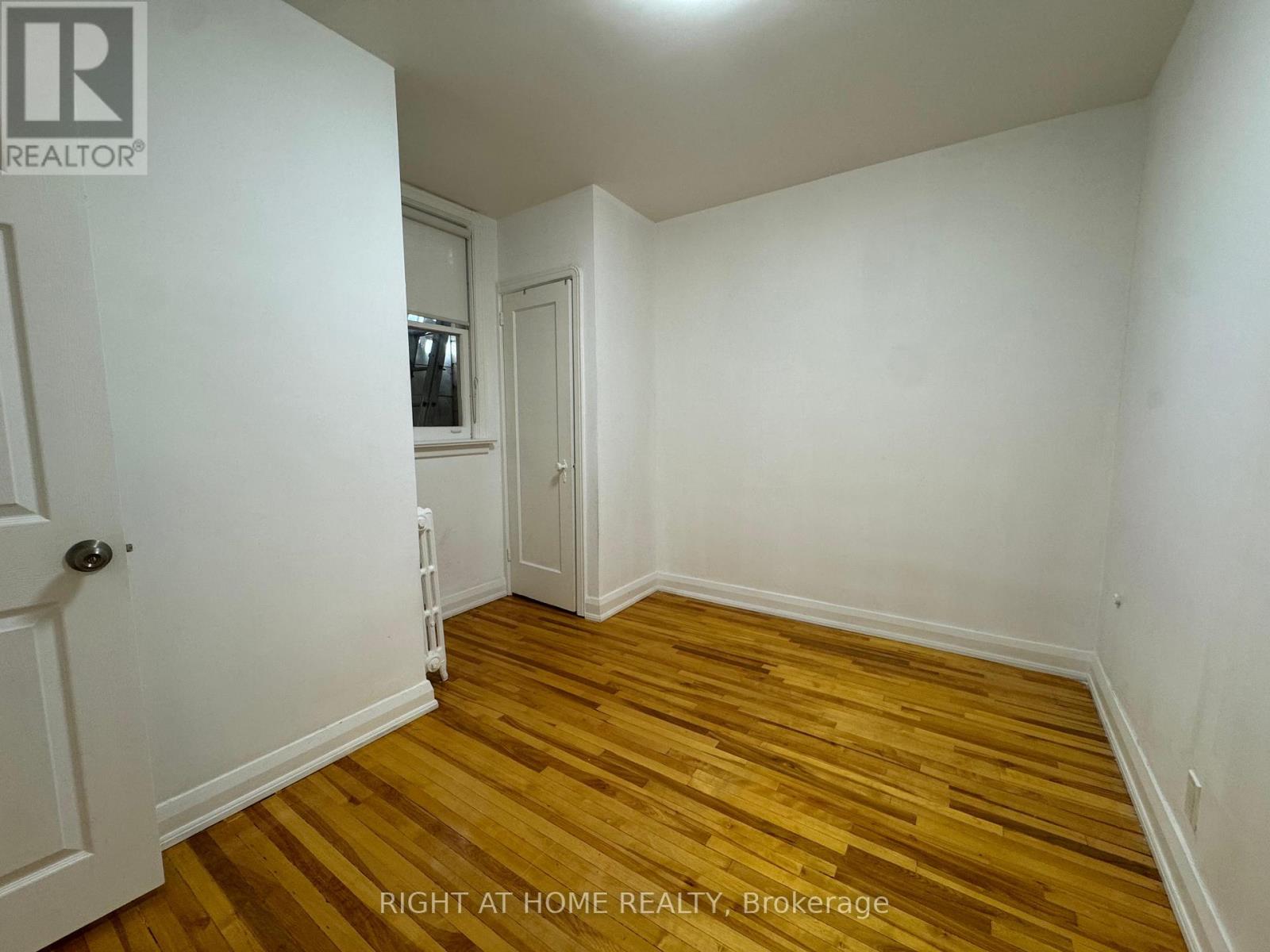 Second Floor - 2879 St Clair Avenue E, Toronto, Ontario  M4B 1N4 - Photo 4 - E13004400
