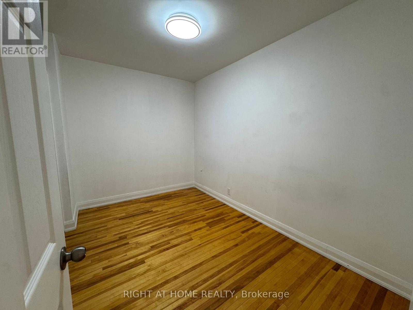 Second Floor - 2879 St Clair Avenue E, Toronto, Ontario  M4B 1N4 - Photo 5 - E13004400