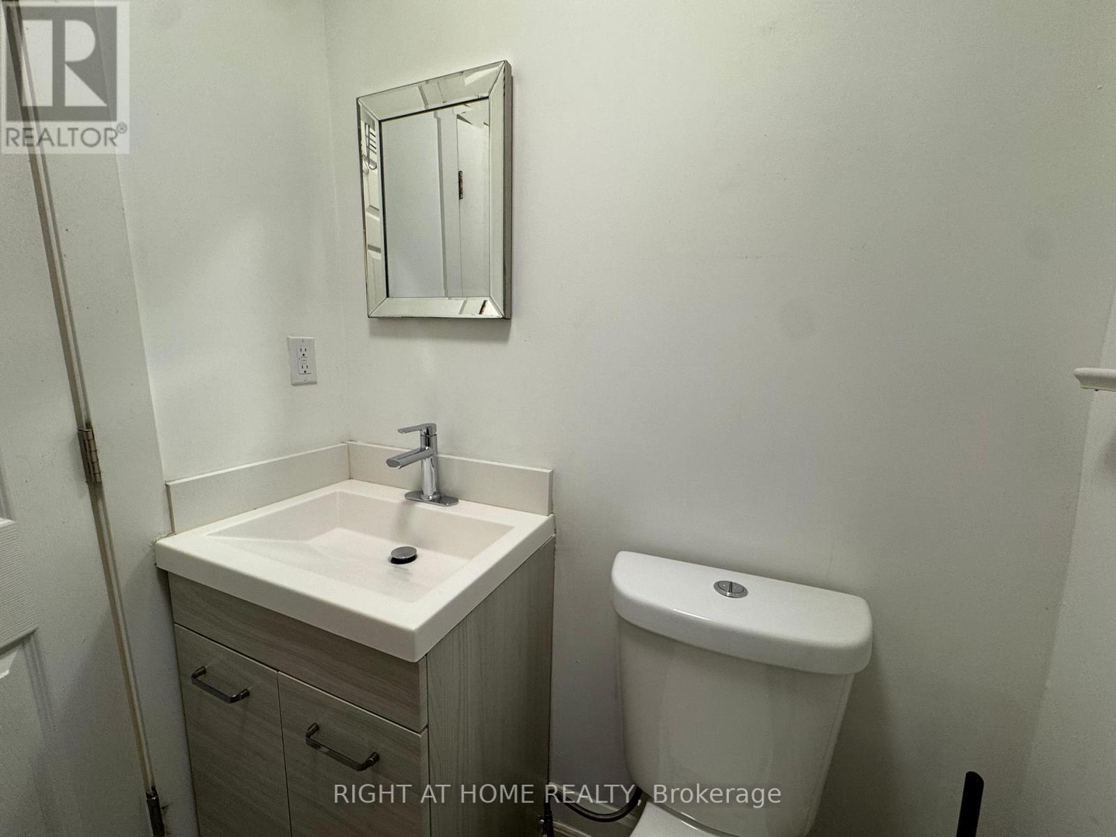 Second Floor - 2879 St Clair Avenue E, Toronto, Ontario  M4B 1N4 - Photo 8 - E13004400