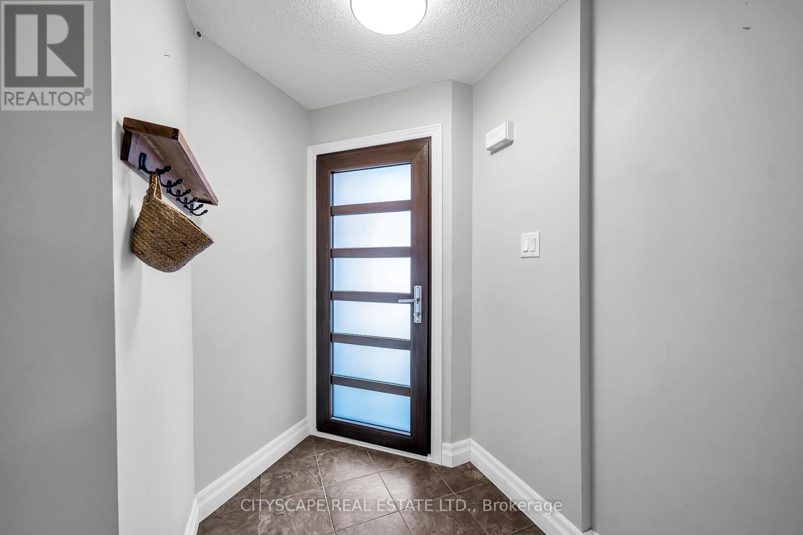 Main - 1605 Deerbrook Drive, Pickering, Ontario  L1V 5B8 - Photo 3 - E13004446