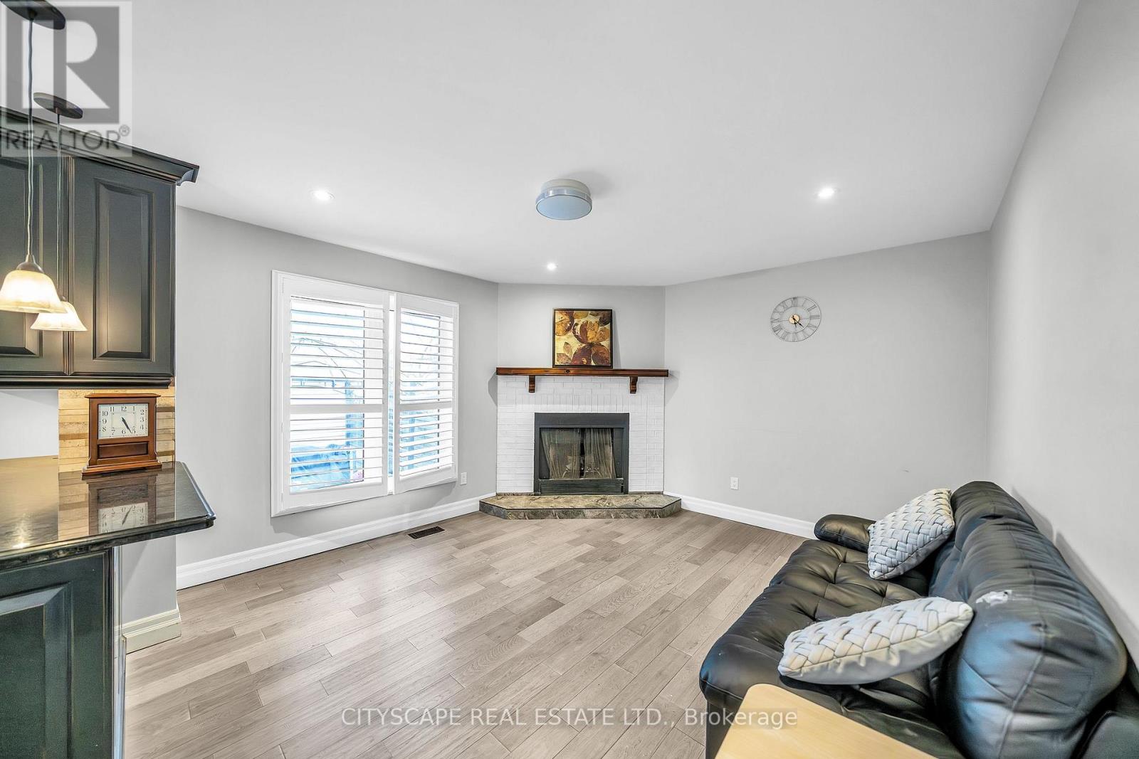 Main - 1605 Deerbrook Drive, Pickering, Ontario  L1V 5B8 - Photo 5 - E13004446