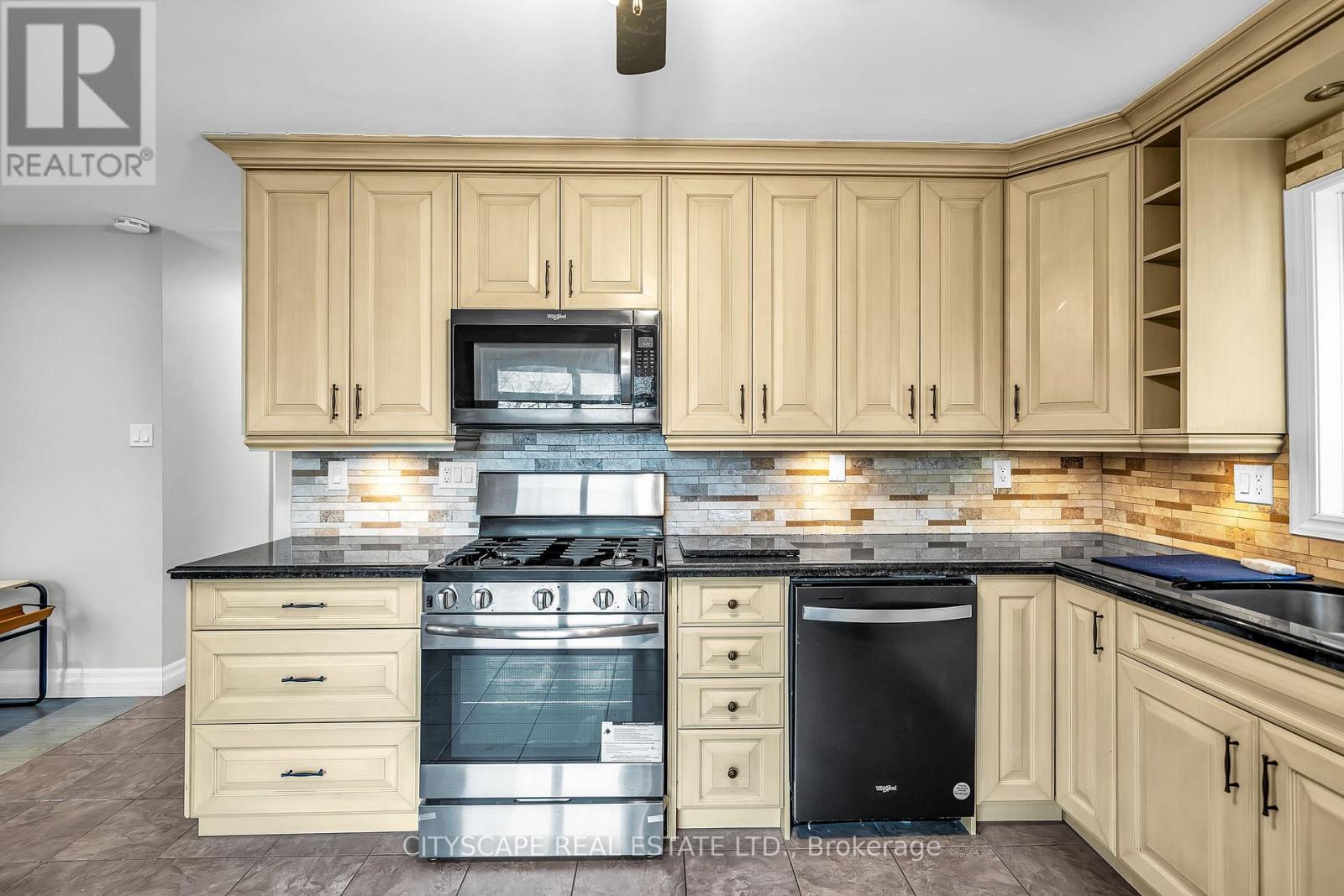 Main - 1605 Deerbrook Drive, Pickering, Ontario  L1V 5B8 - Photo 7 - E13004446