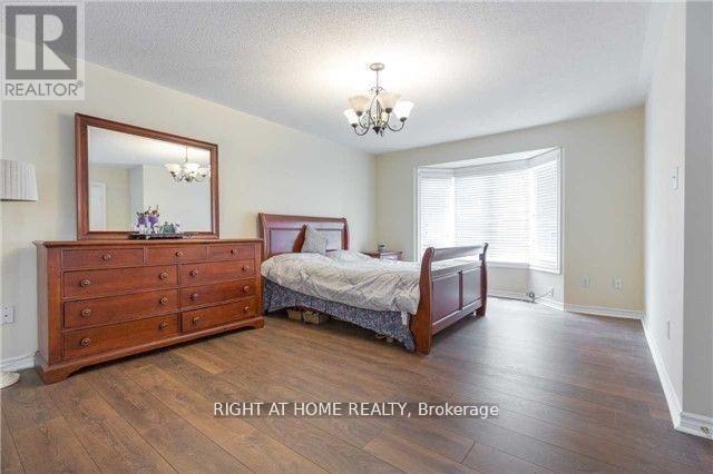 1074 Mccuaig Drive, Milton, Ontario  L9T 6T2 - Photo 8 - W12990782