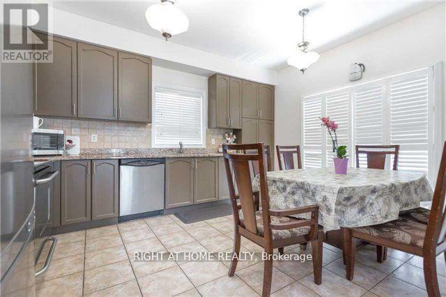 1074 Mccuaig Drive, Milton, Ontario  L9T 6T2 - Photo 5 - W12990782