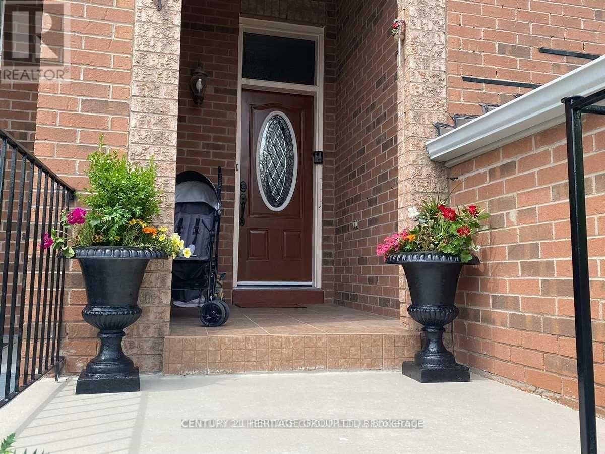 99 Lucena Crescent, Vaughan, Ontario  L6A 2W4 - Photo 2 - N13004448