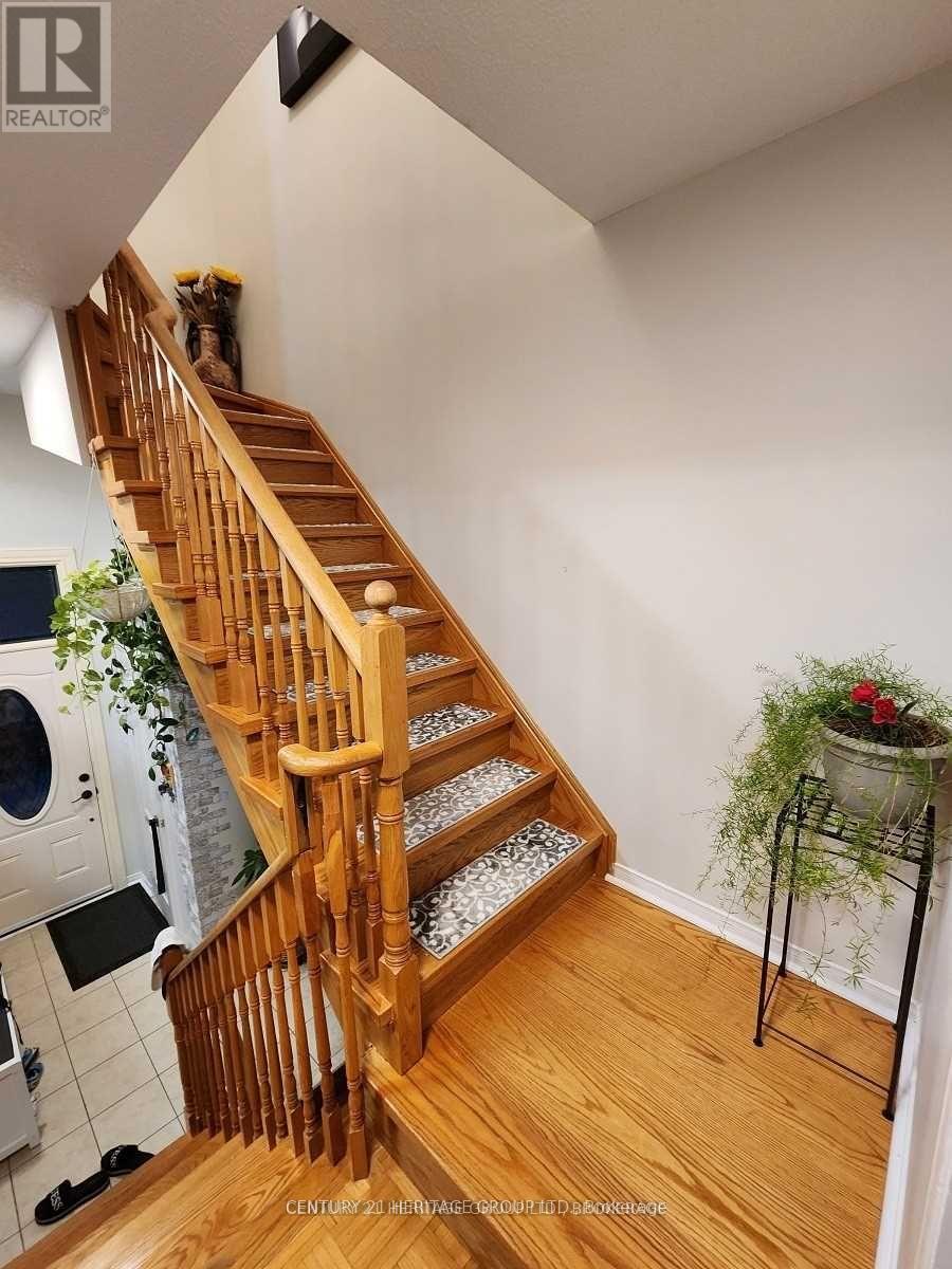 99 Lucena Crescent, Vaughan, Ontario  L6A 2W4 - Photo 4 - N13004448