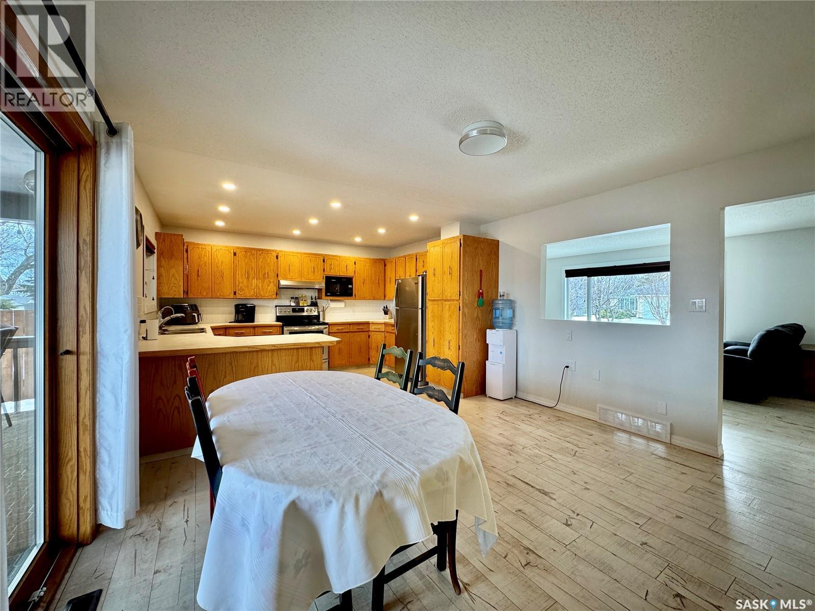 813 Stanley Street, Esterhazy, Saskatchewan  S0A 0X0 - Photo 16 - SK033033