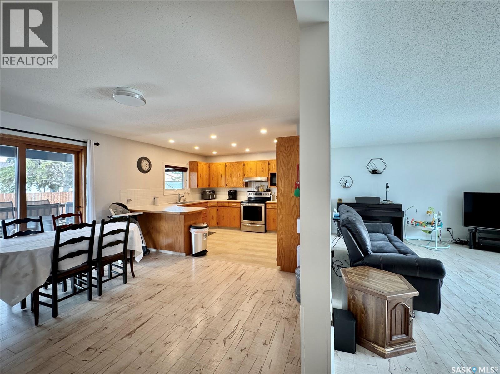 813 Stanley Street, Esterhazy, Saskatchewan  S0A 0X0 - Photo 8 - SK033033