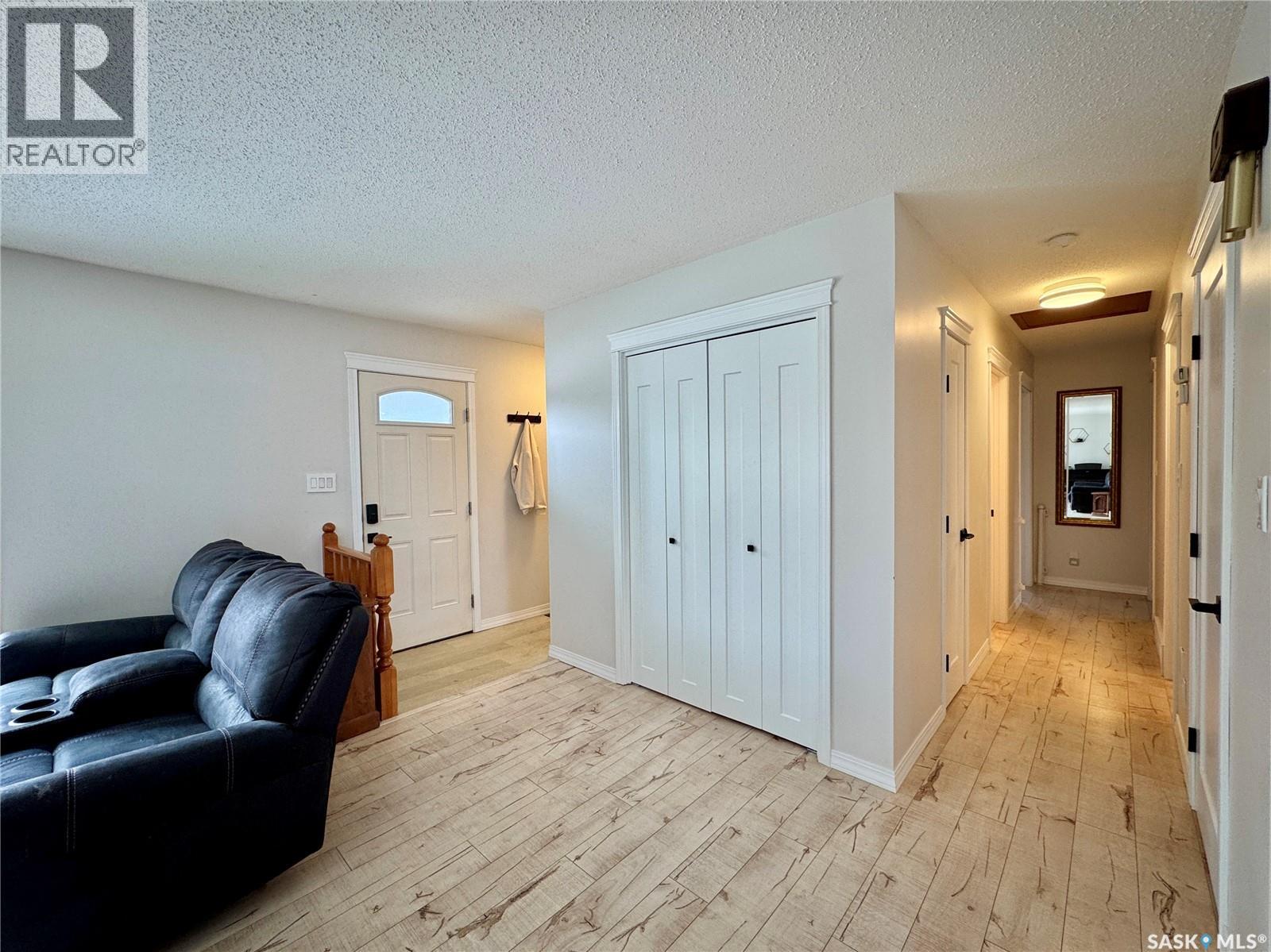 813 Stanley Street, Esterhazy, Saskatchewan  S0A 0X0 - Photo 3 - SK033033