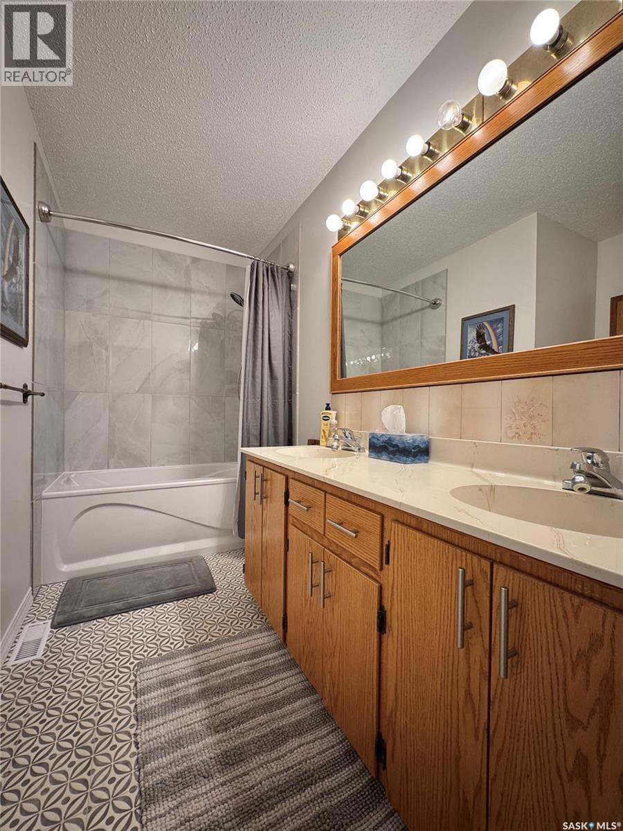 813 Stanley Street, Esterhazy, Saskatchewan  S0A 0X0 - Photo 30 - SK033033