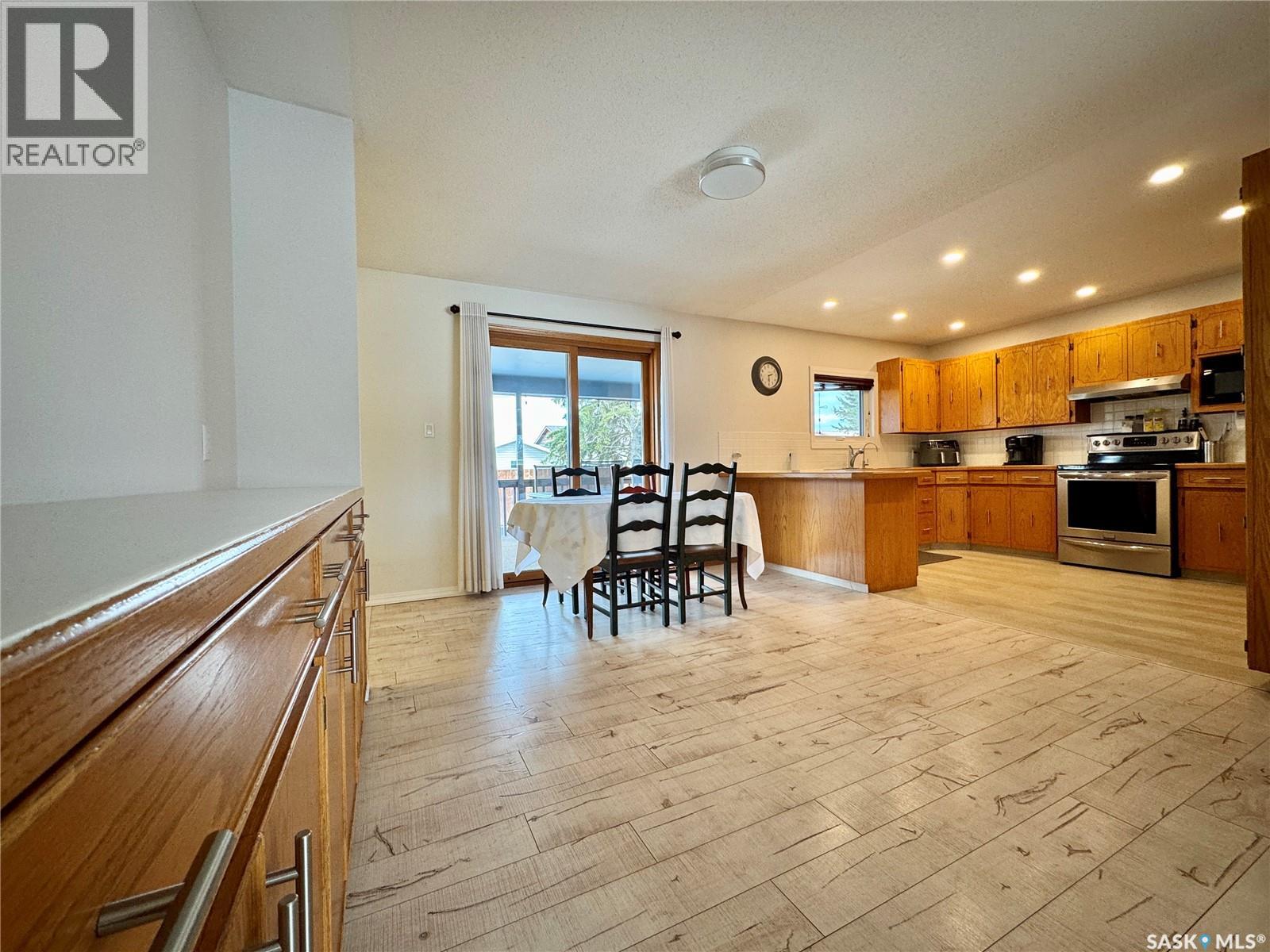 813 Stanley Street, Esterhazy, Saskatchewan  S0A 0X0 - Photo 9 - SK033033