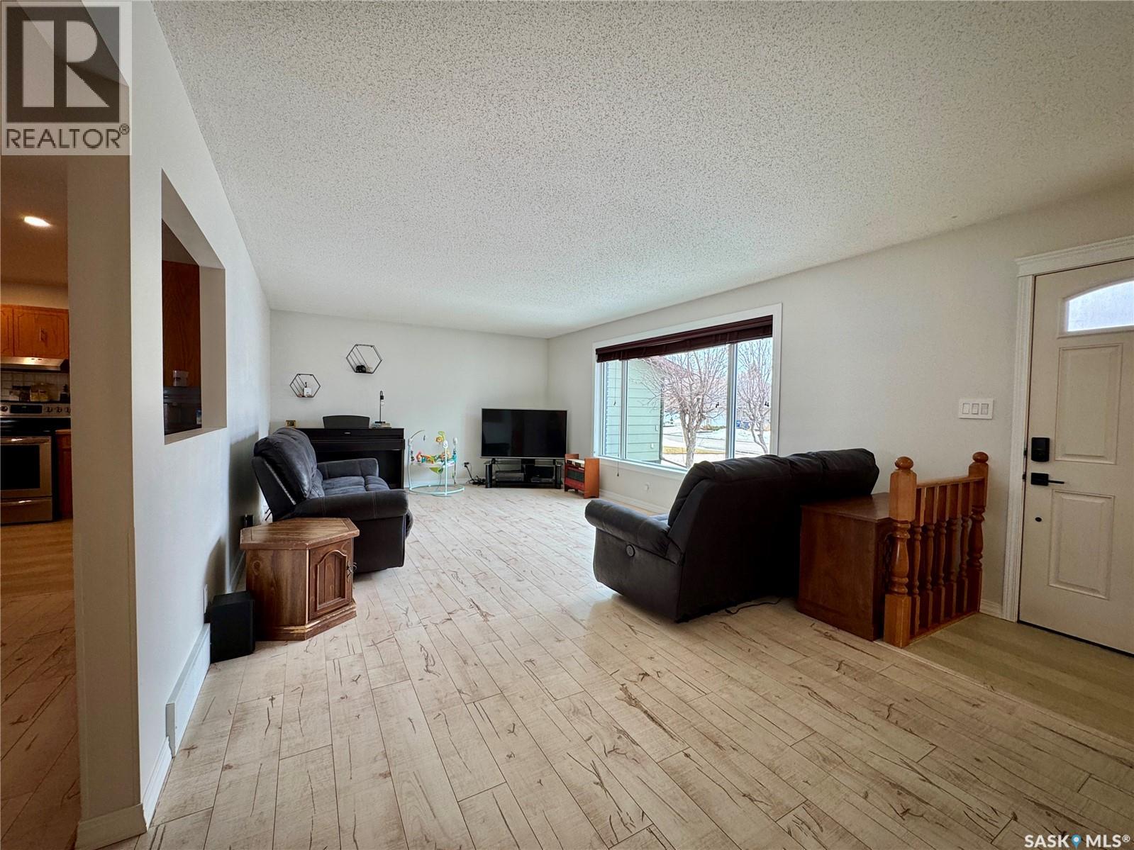 813 Stanley Street, Esterhazy, Saskatchewan  S0A 0X0 - Photo 7 - SK033033