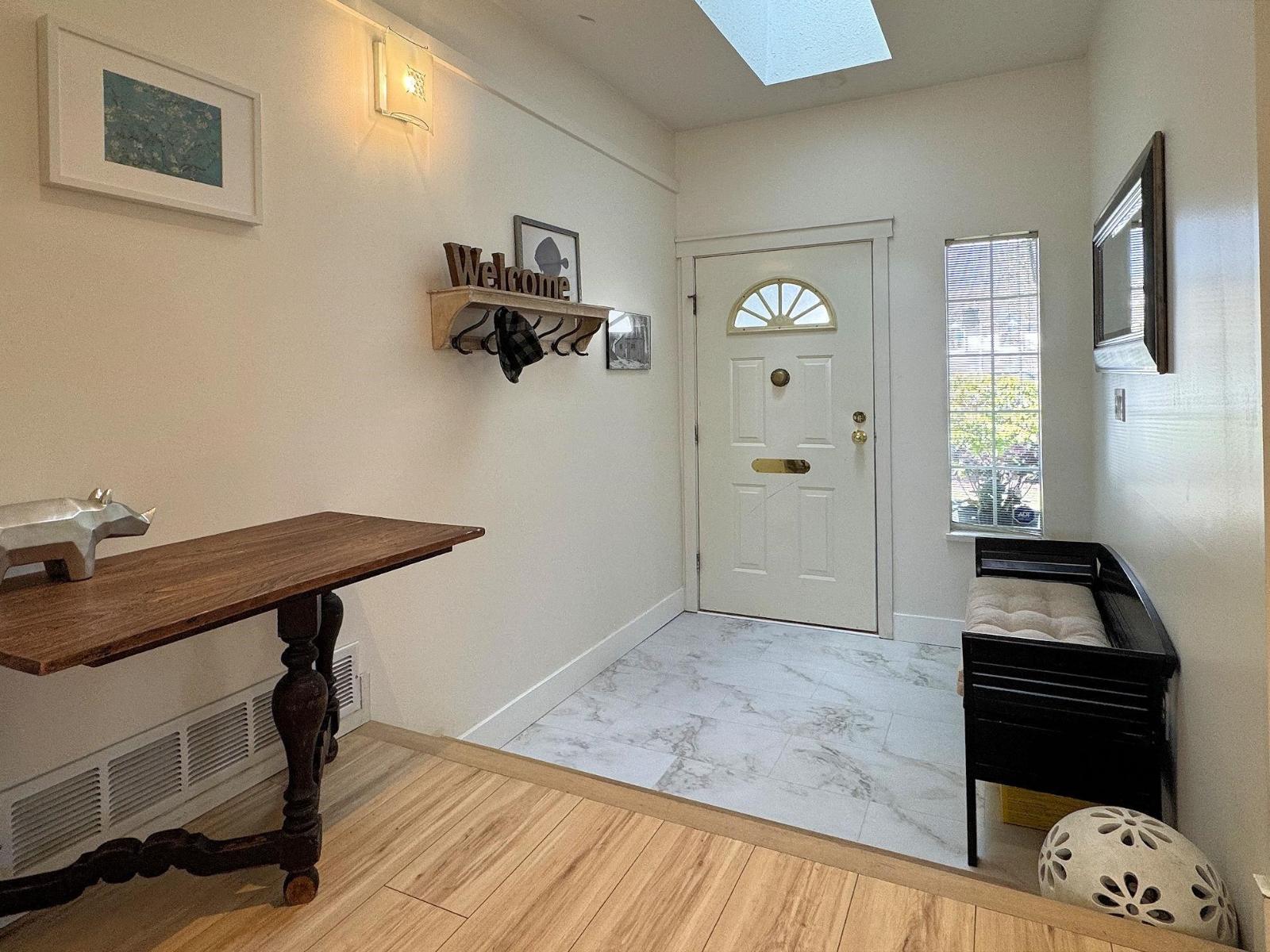 17192 63 Avenue, Surrey, British Columbia  V3S 7G3 - Photo 3 - R3100280