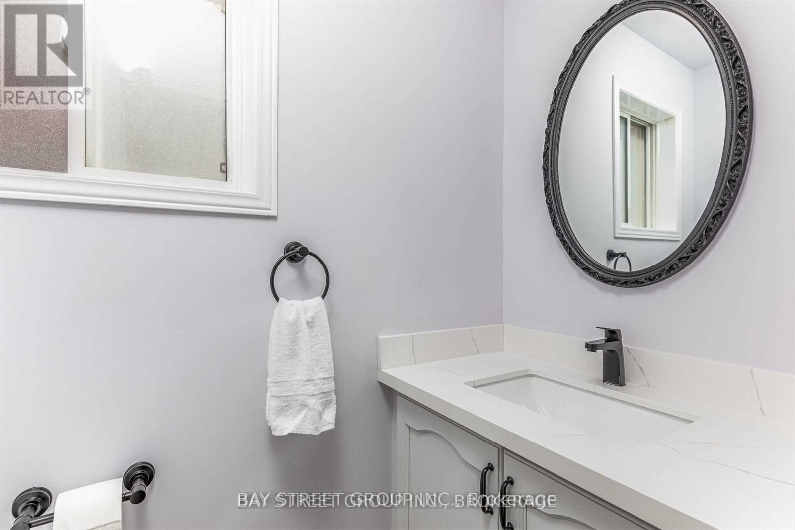 1833 Hobson Drive, Burlington, Ontario  L7L 6P9 - Photo 14 - W13004404