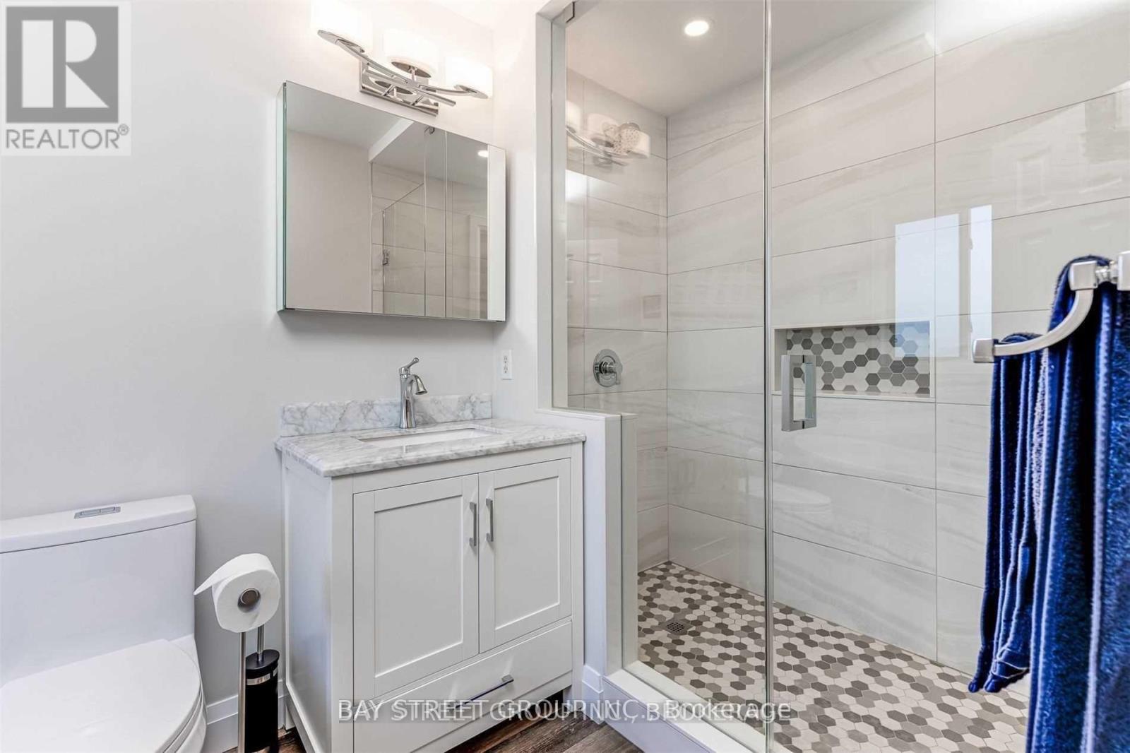 1833 Hobson Drive, Burlington, Ontario  L7L 6P9 - Photo 19 - W13004404