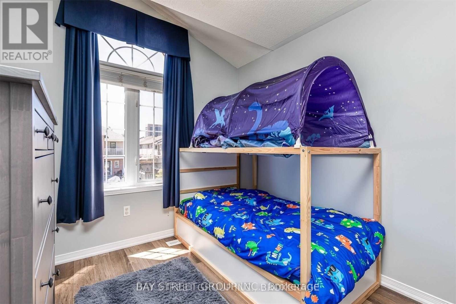 1833 Hobson Drive, Burlington, Ontario  L7L 6P9 - Photo 23 - W13004404