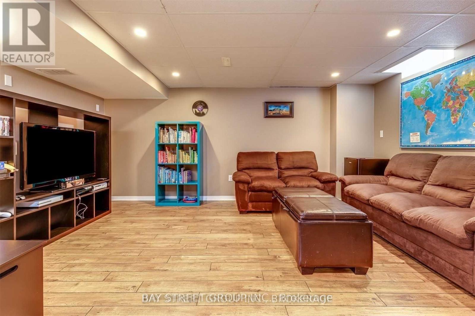 1833 Hobson Drive, Burlington, Ontario  L7L 6P9 - Photo 24 - W13004404